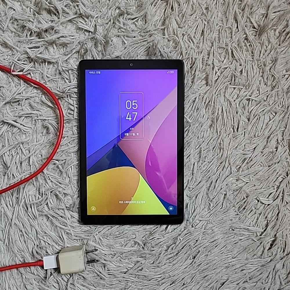 TCL Tab 8 Le 8 HD Tablet Korean Language and X4 32 GB. MSRP $119